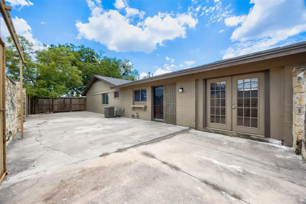 9415 Quail Meadow Drive Austin TX 78758