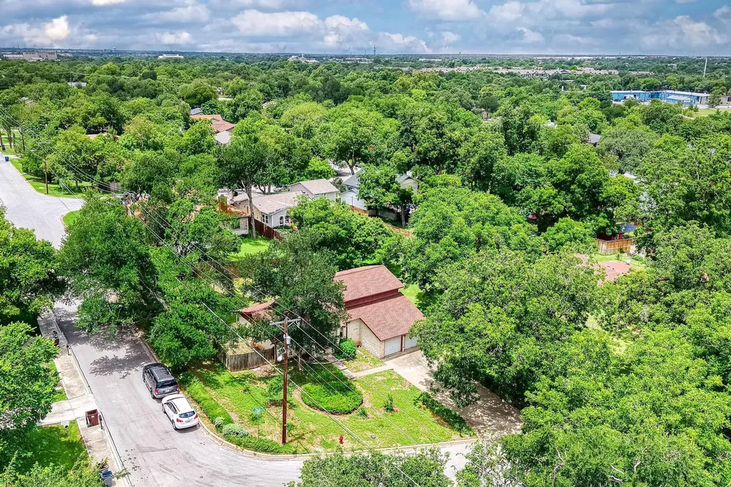 300 Pecan Lane Round Rock TX 78664