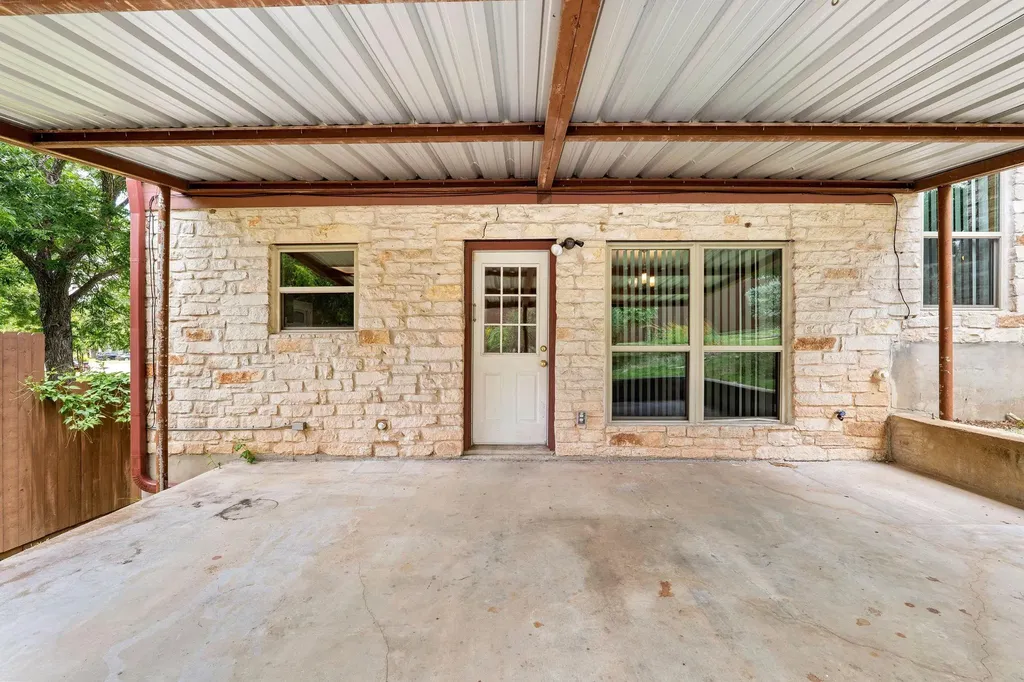 300 Pecan Lane Round Rock TX 78664