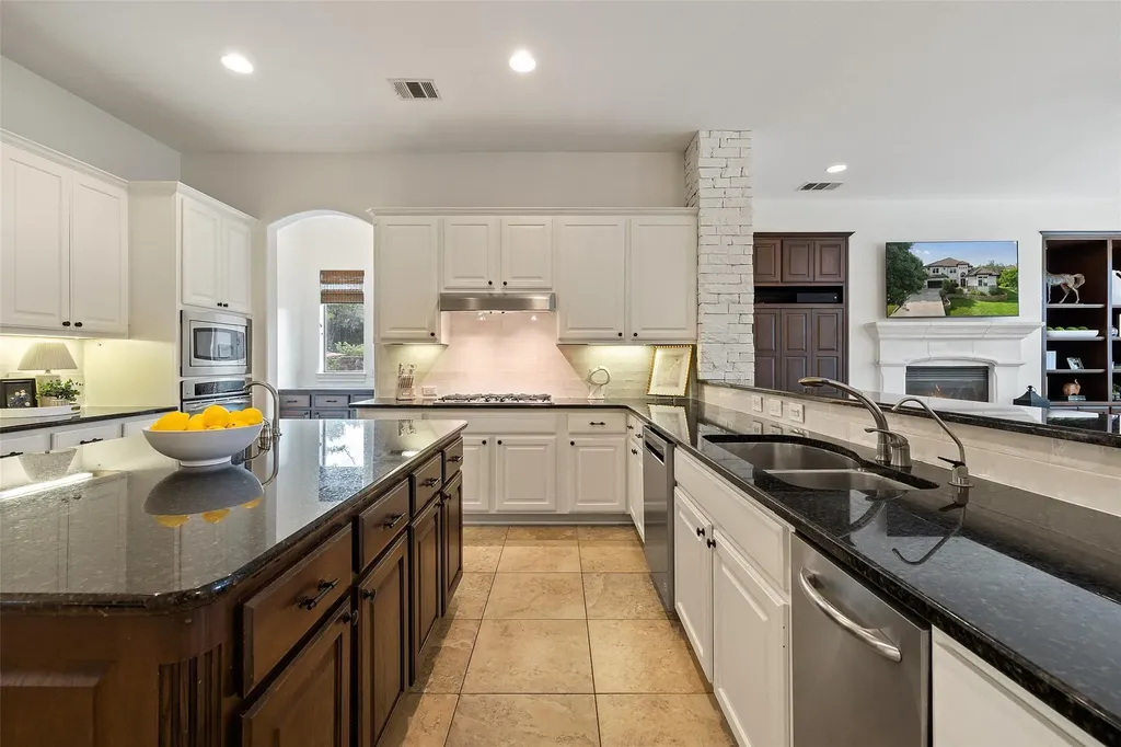 15713 Spillman Ranch Loop Austin TX 78738