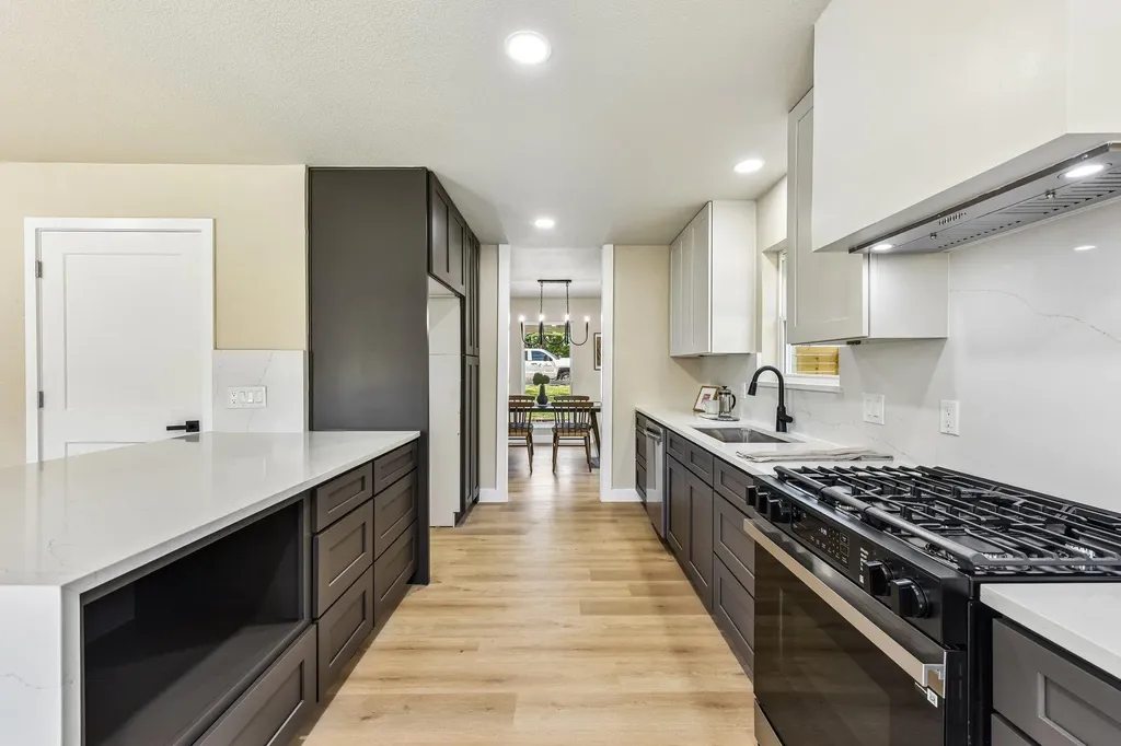 7523 Glenhill Road Austin TX 78752