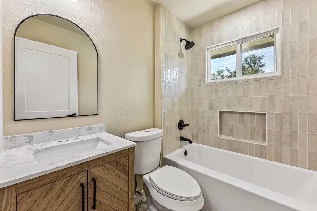 7523 Glenhill Road Austin TX 78752