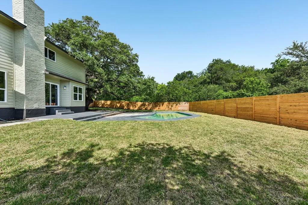 7523 Glenhill Road Austin TX 78752