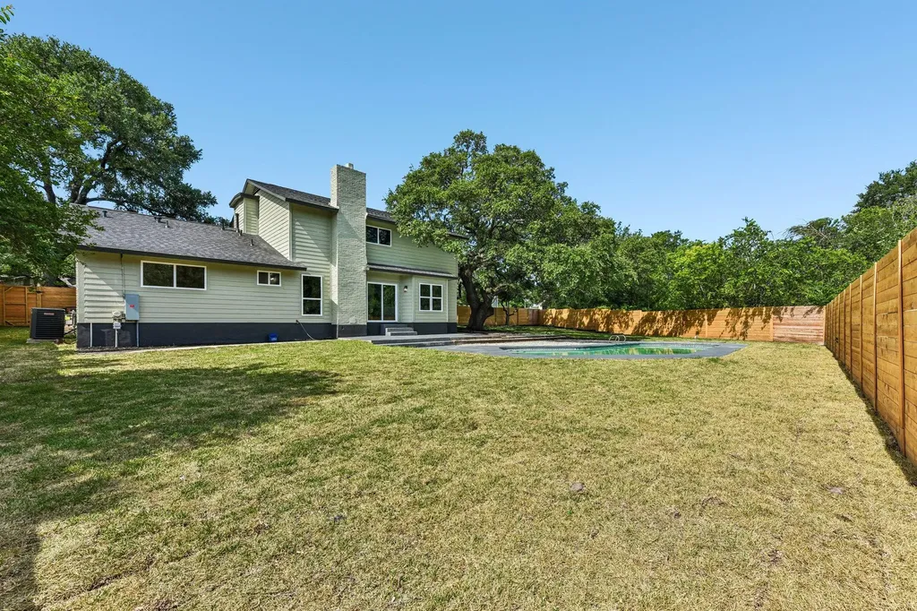 7523 Glenhill Road Austin TX 78752