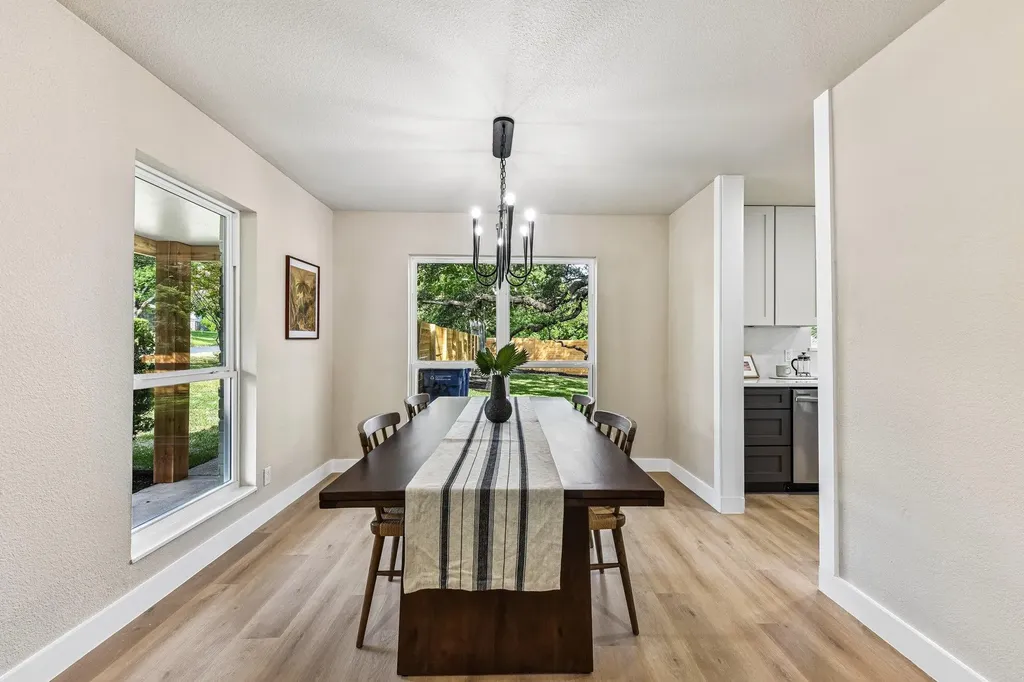 7523 Glenhill Road Austin TX 78752