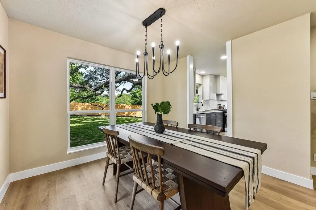 7523 Glenhill Road Austin TX 78752