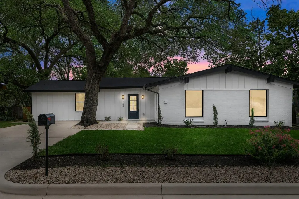 2204 Fair Oaks Drive Austin TX 78745