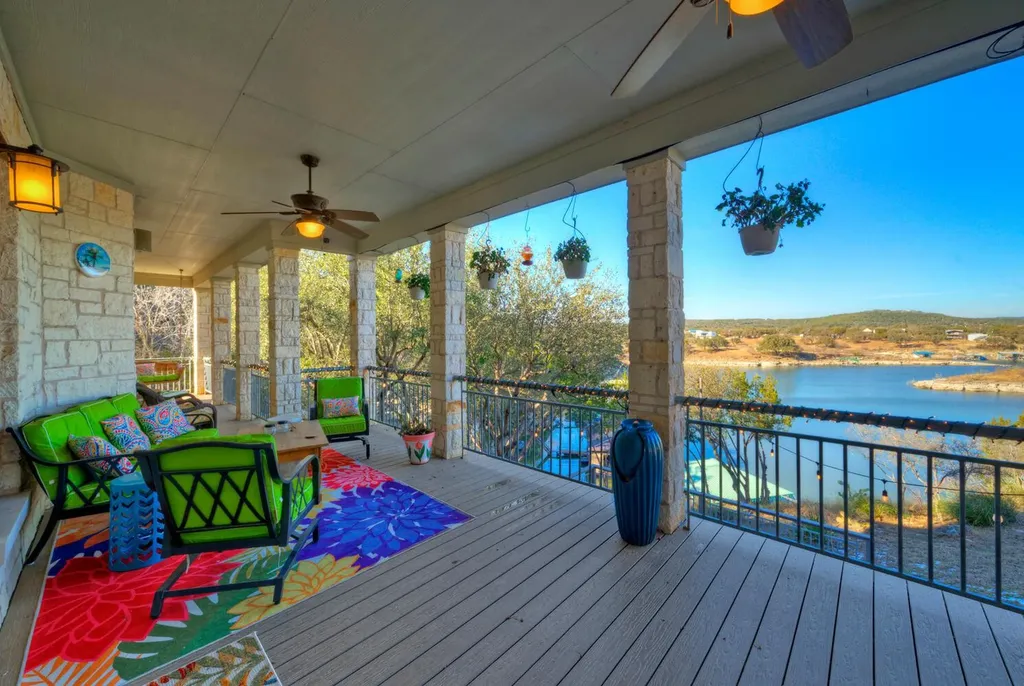 4834 Travis Oaks Drive Marble Falls TX 78654