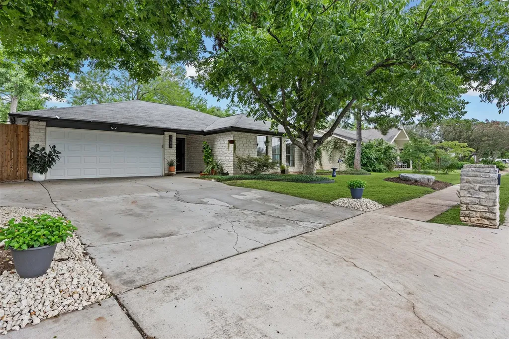 7208 Reaburn Street Austin TX 78749