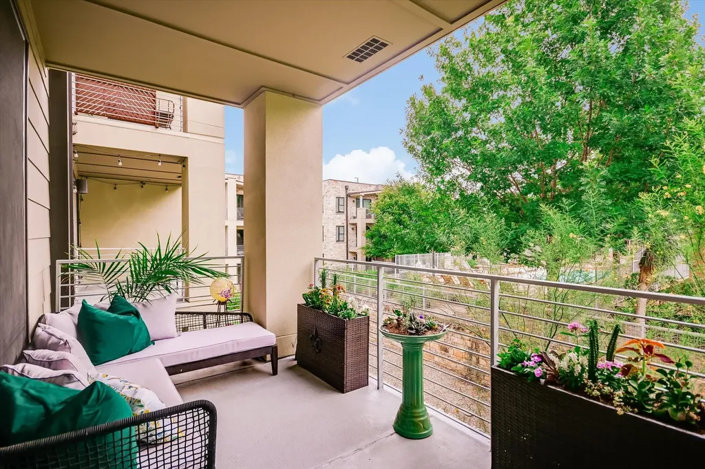 2733 Dulce Lane Austin TX 78704