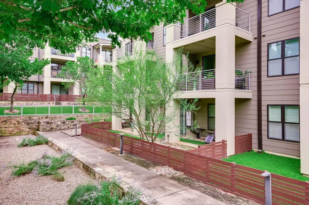 2733 Dulce Lane Austin TX 78704