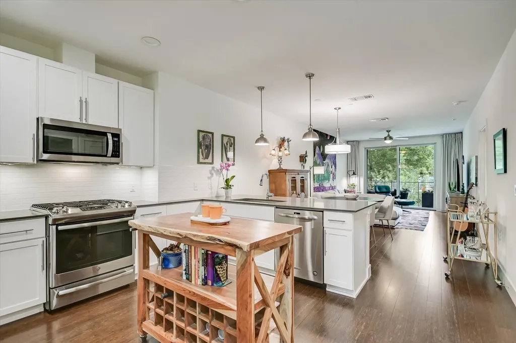 2733 Dulce Lane Austin TX 78704