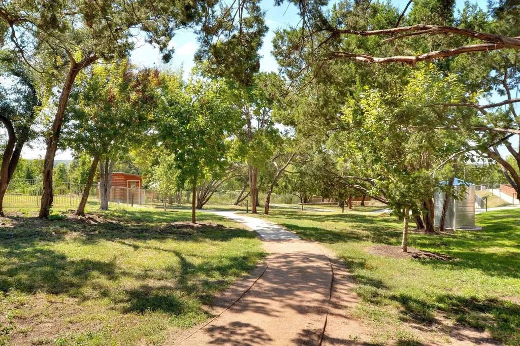 2733 Dulce Lane Austin TX 78704
