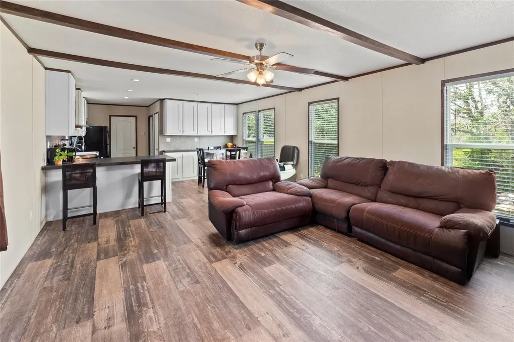 109 Hibiscus Cove Elgin TX 78621