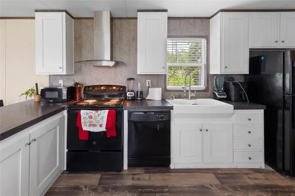 109 Hibiscus Cove Elgin TX 78621