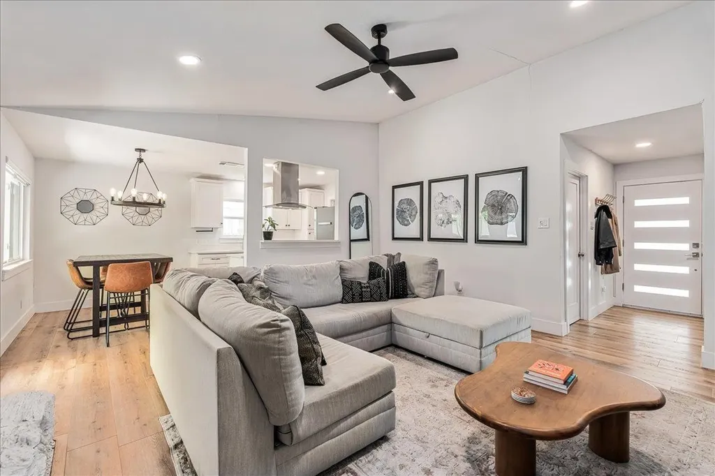2108 Deadwood Drive Austin TX 78744