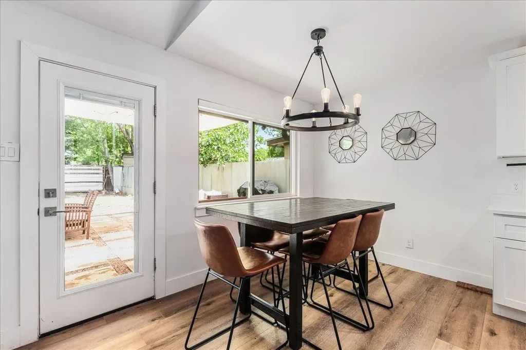2108 Deadwood Drive Austin TX 78744
