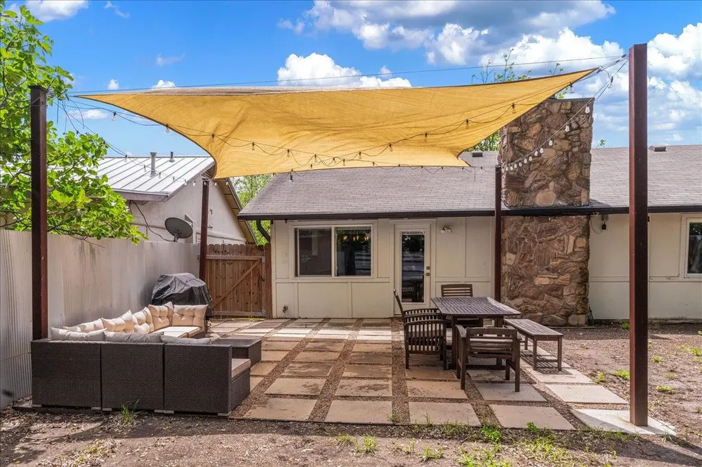 2108 Deadwood Drive Austin TX 78744
