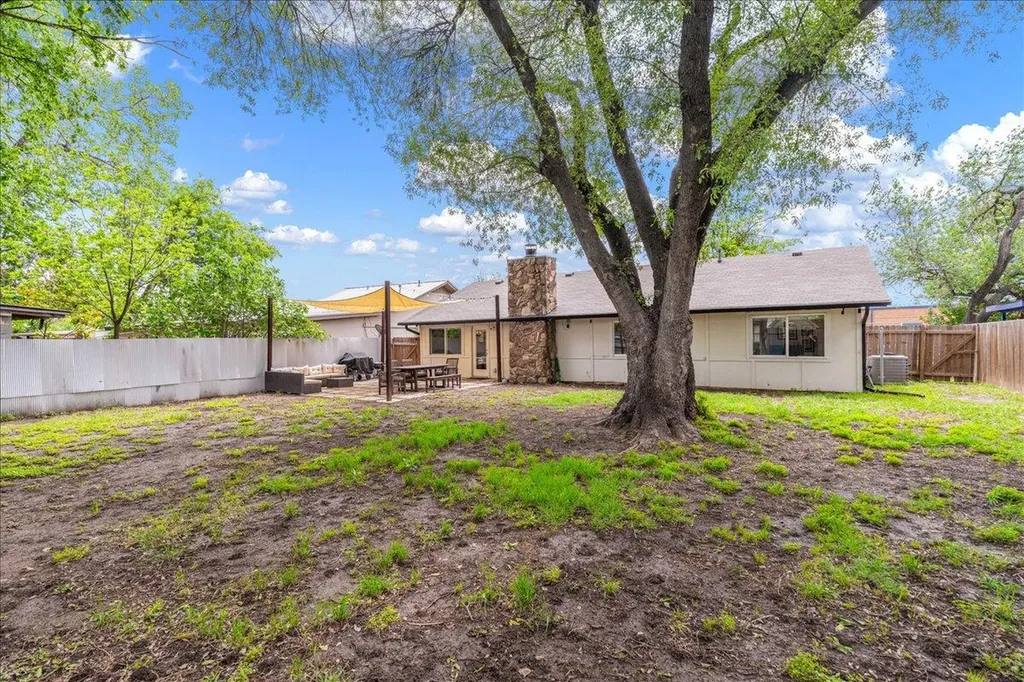 2108 Deadwood Drive Austin TX 78744