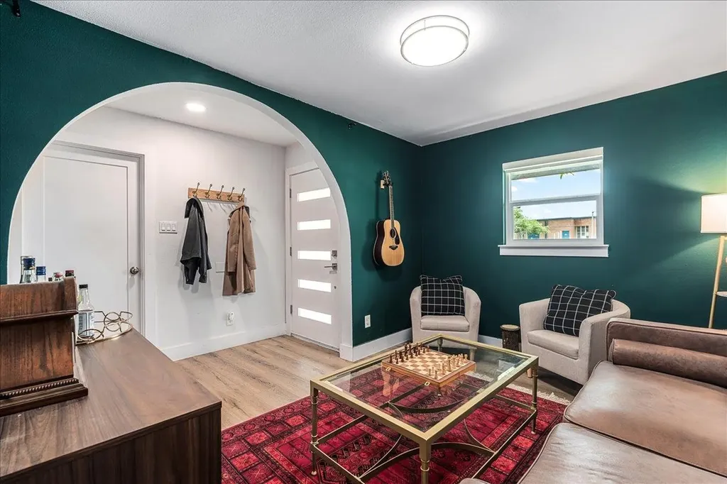 2108 Deadwood Drive Austin TX 78744