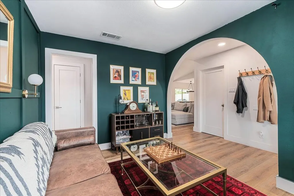2108 Deadwood Drive Austin TX 78744