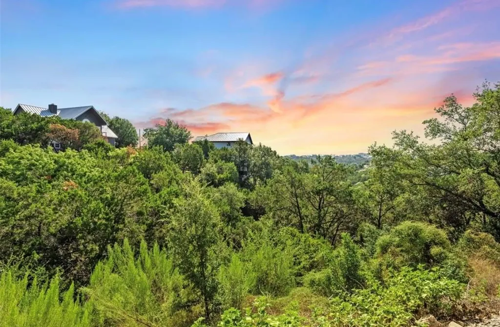 2107 Chisholm Trail Spicewood TX 78669