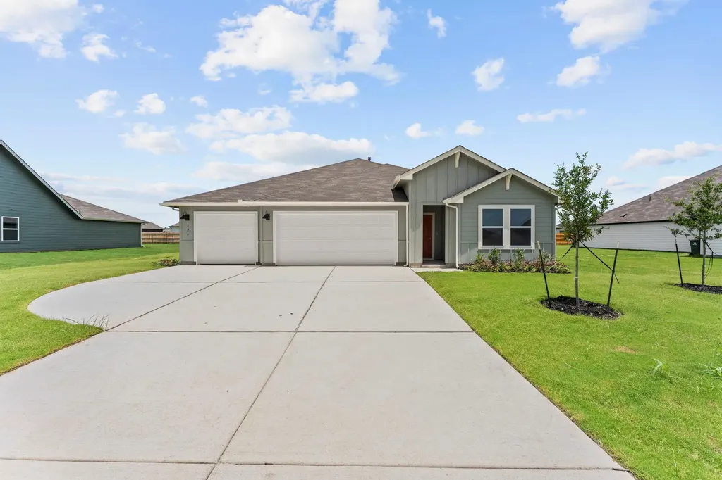 426 Kolbo Crossing Cove Lockhart TX 78644