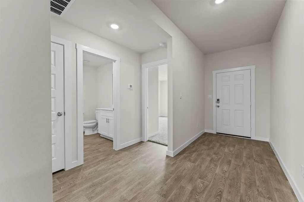 426 Kolbo Crossing Cove Lockhart TX 78644