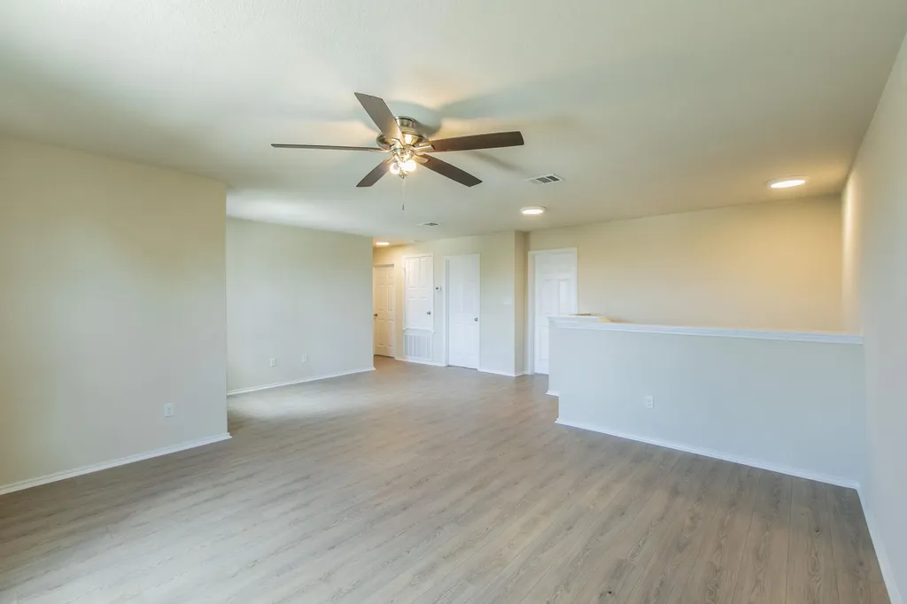316 Pine Arbol Buda TX 78610