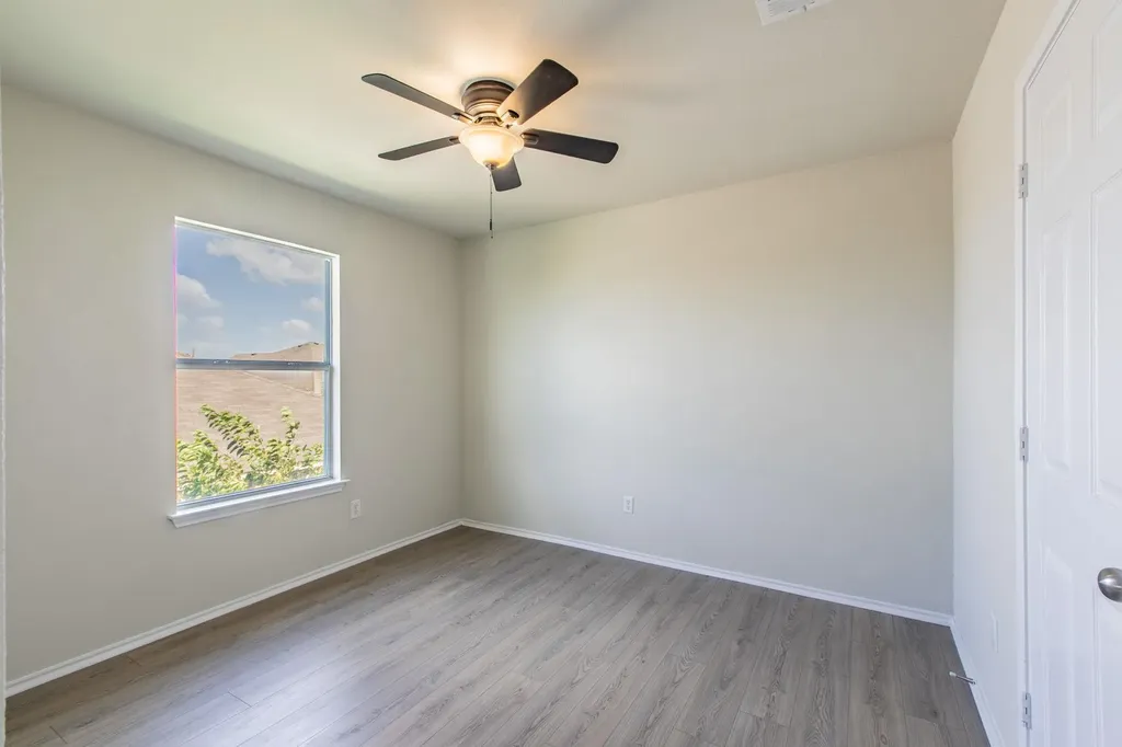 316 Pine Arbol Buda TX 78610