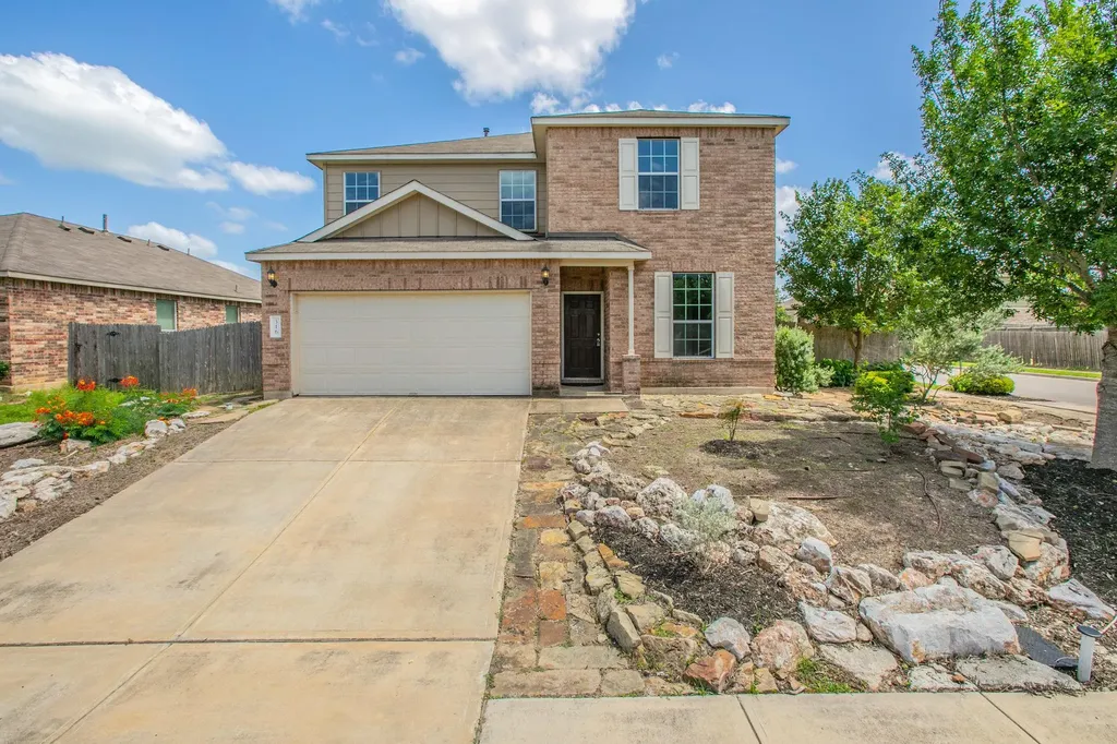 316 Pine Arbol Buda TX 78610