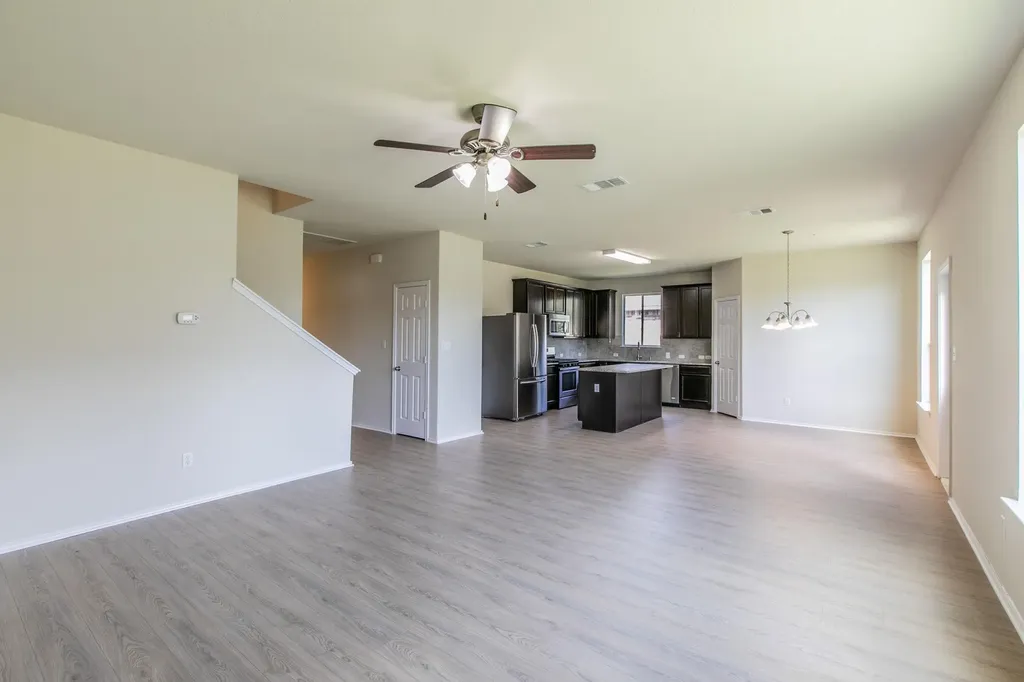 316 Pine Arbol Buda TX 78610