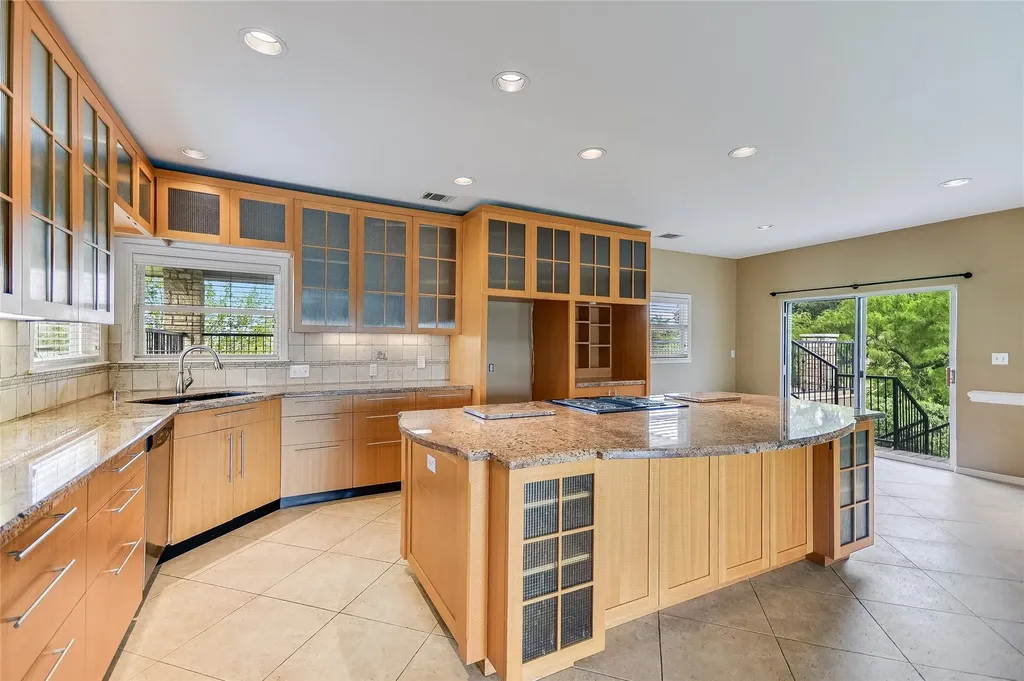 339 Quail Run Court Spicewood TX 78669