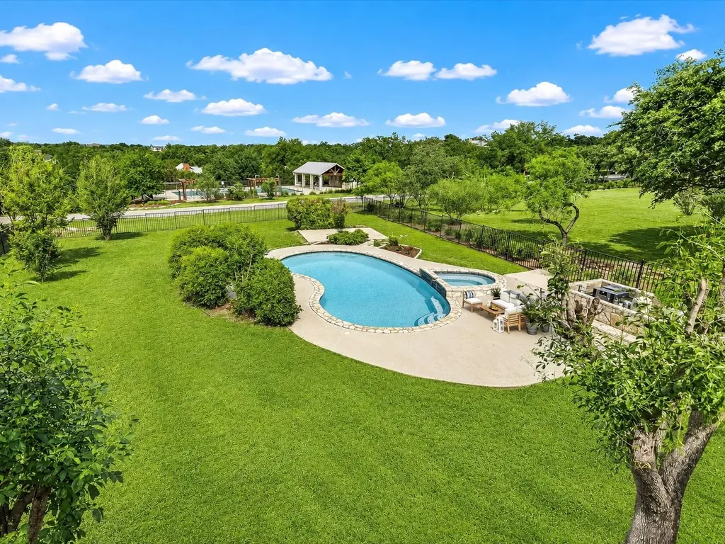 339 Quail Run Court Spicewood TX 78669