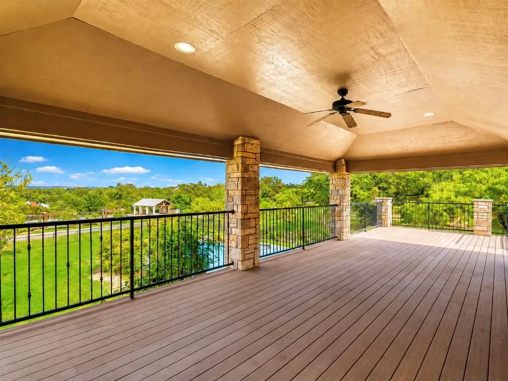 339 Quail Run Court Spicewood TX 78669
