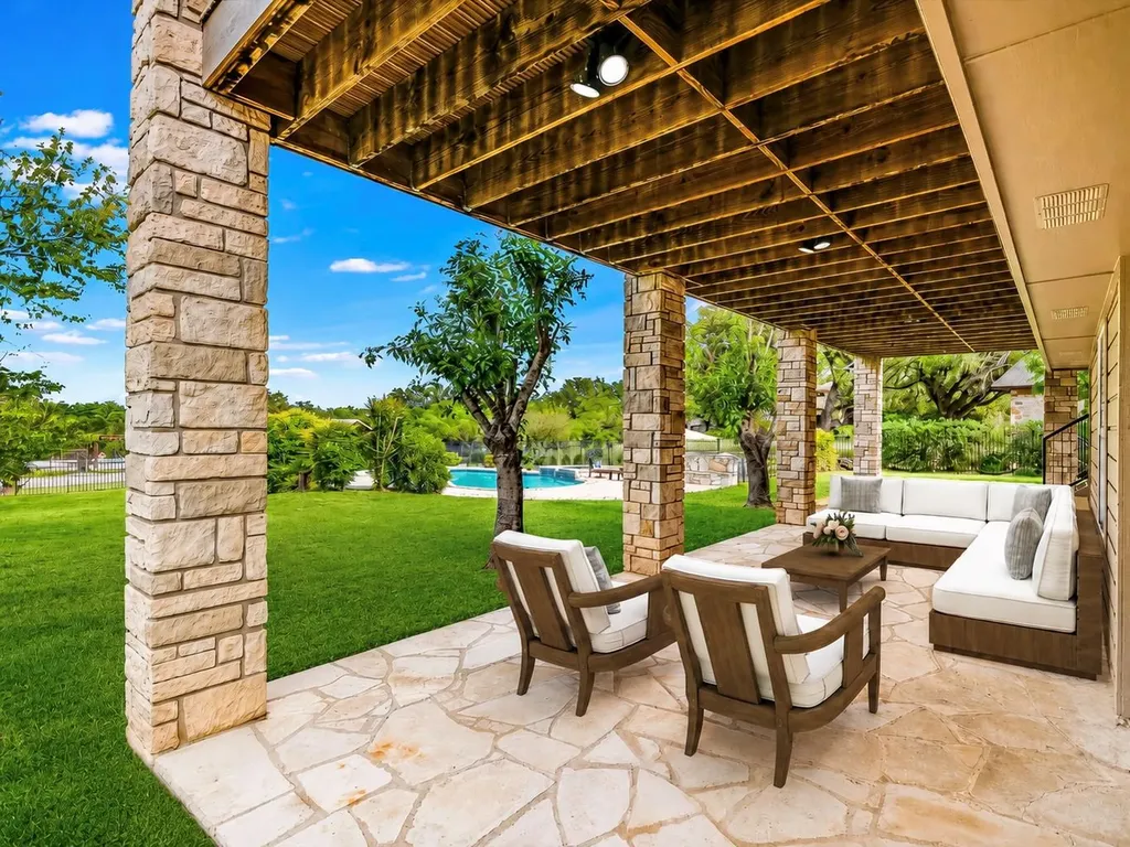 339 Quail Run Court Spicewood TX 78669
