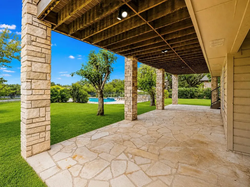 339 Quail Run Court Spicewood TX 78669
