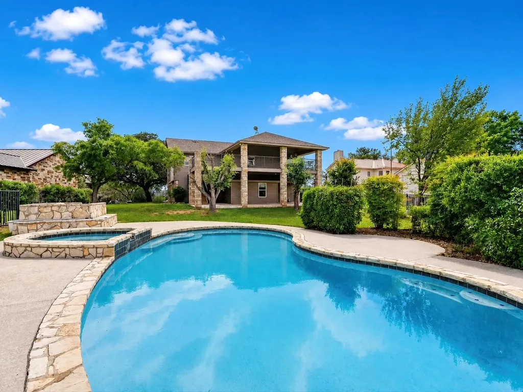 339 Quail Run Court Spicewood TX 78669