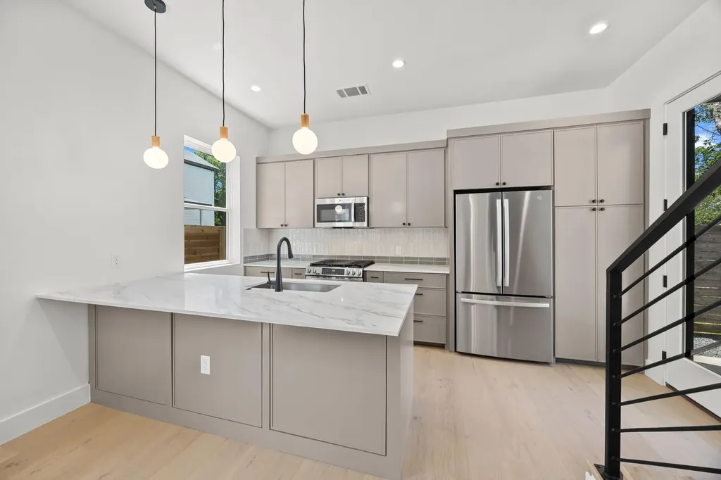 6502 Porter Street Austin TX 78741