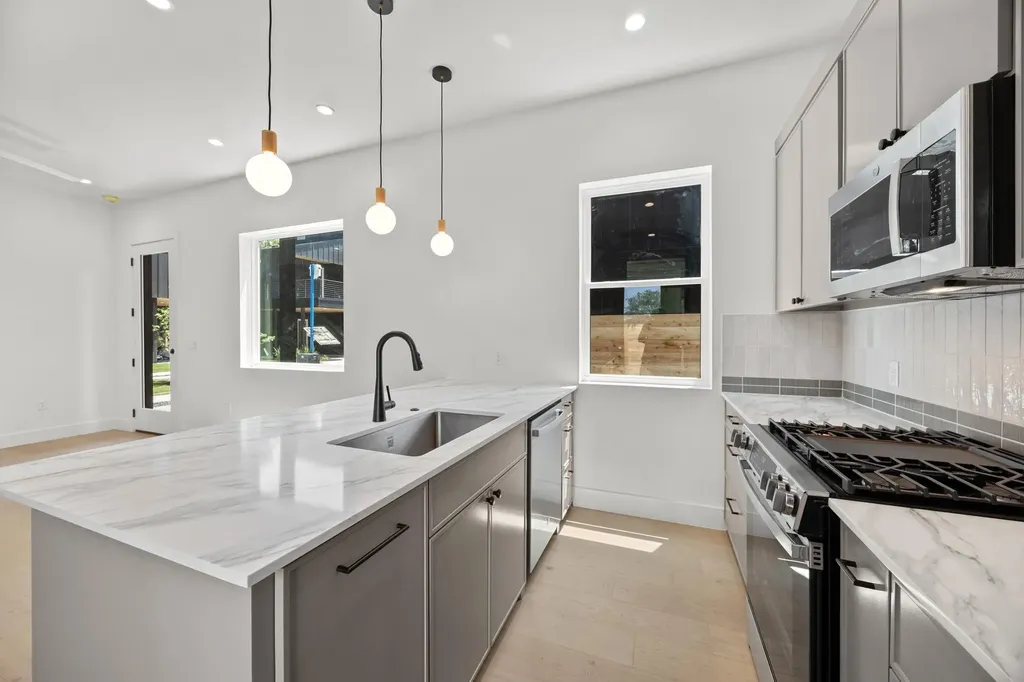 6502 Porter Street Austin TX 78741