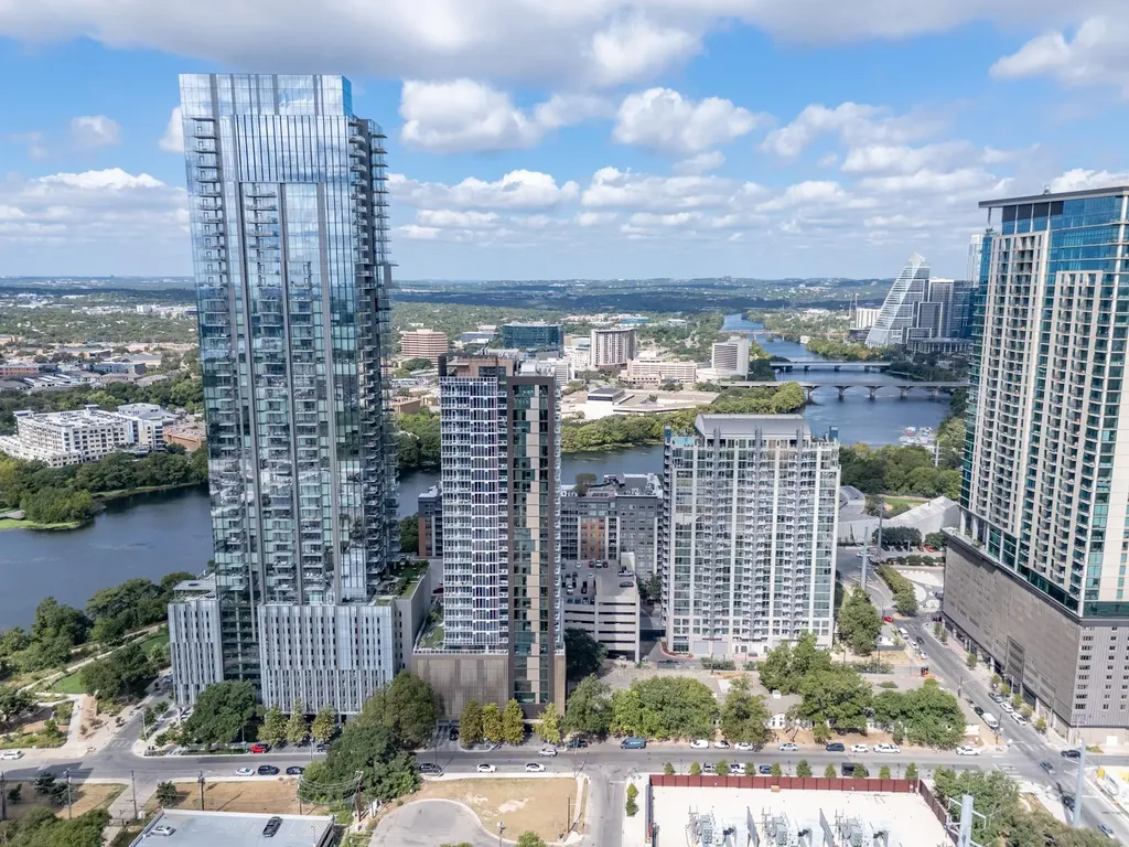 48 East Avenue Austin TX 78701