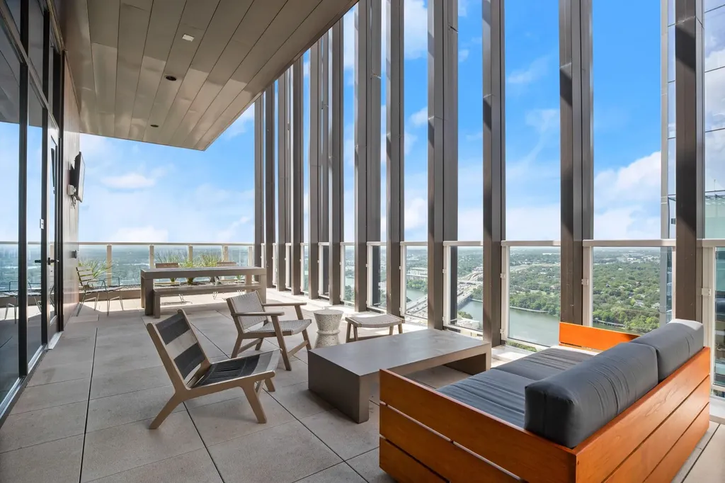 48 East Avenue Austin TX 78701