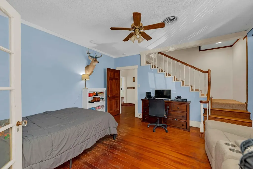 706 W 11th Street Taylor TX 76574