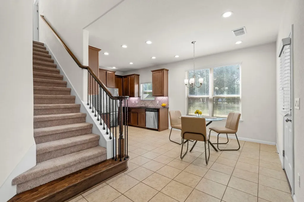 105 Lewisville Lane Leander TX 78641