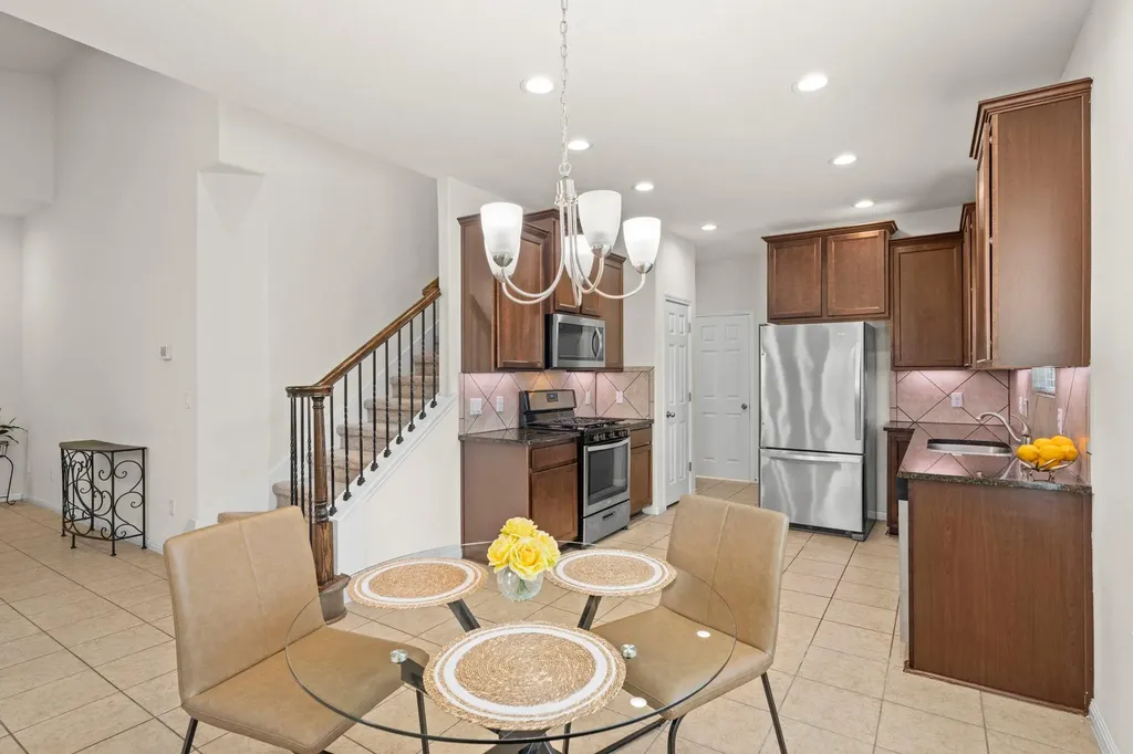105 Lewisville Lane Leander TX 78641