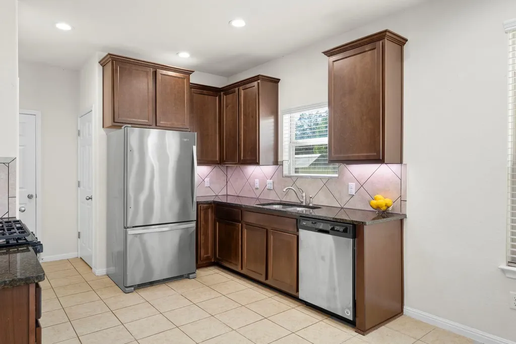 105 Lewisville Lane Leander TX 78641