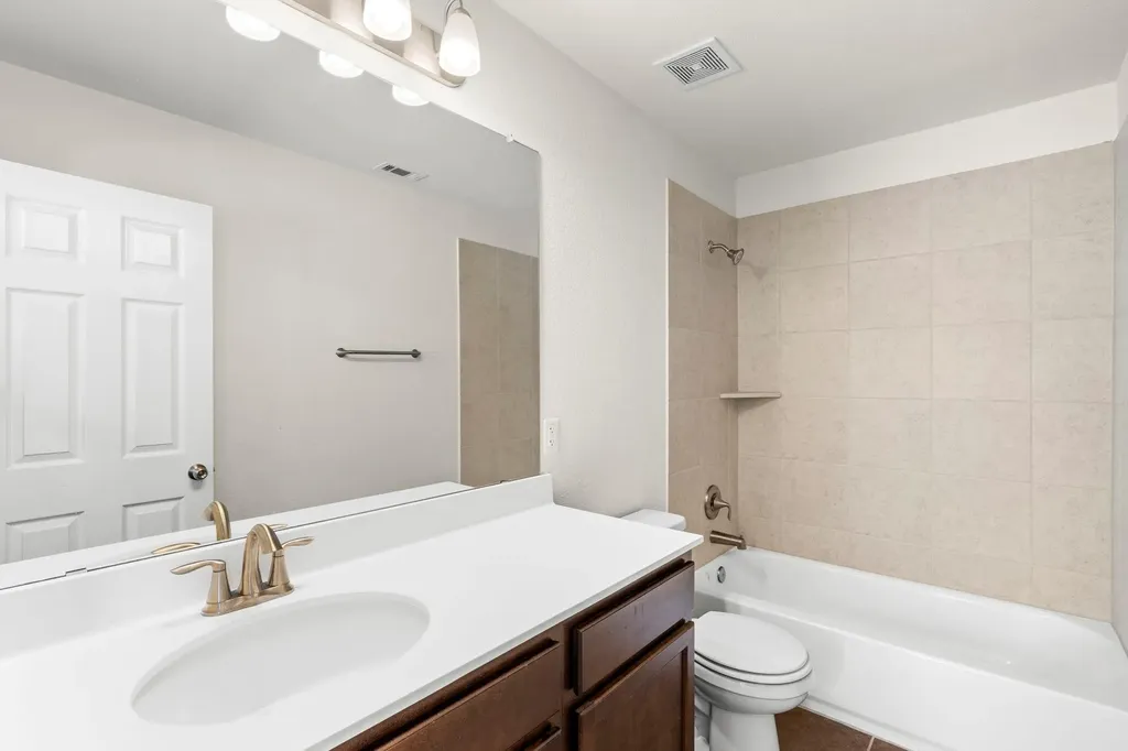 105 Lewisville Lane Leander TX 78641