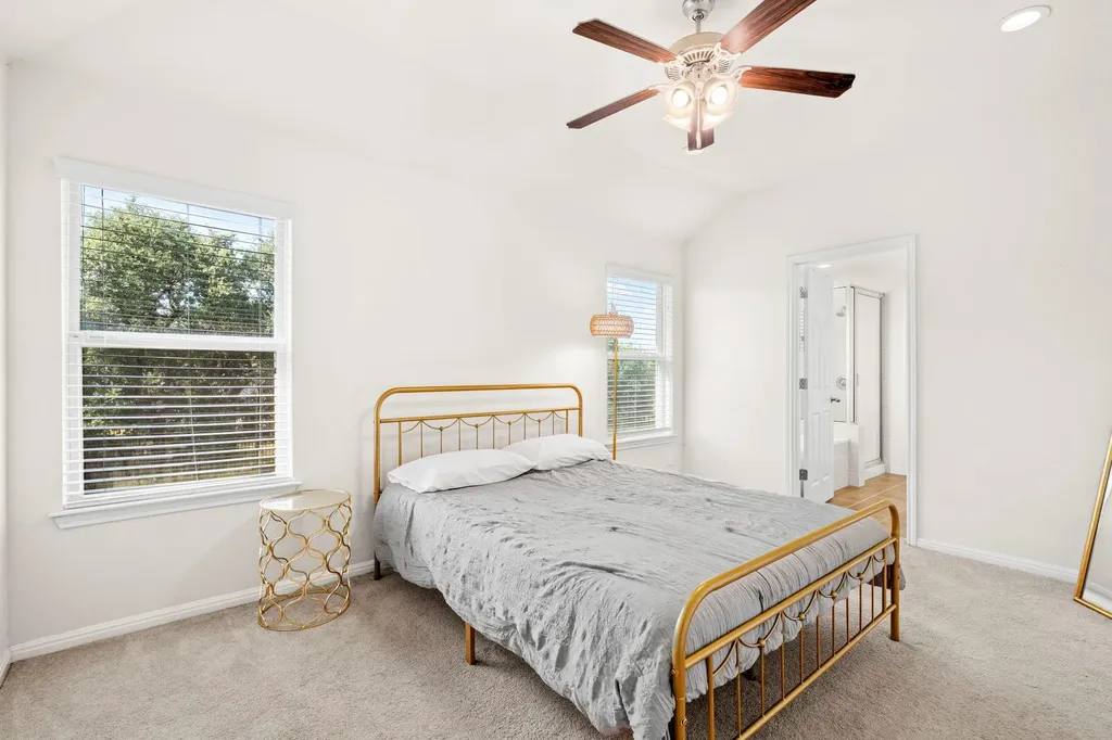 105 Lewisville Lane Leander TX 78641