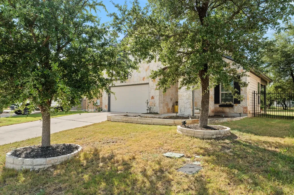 105 Lewisville Lane Leander TX 78641