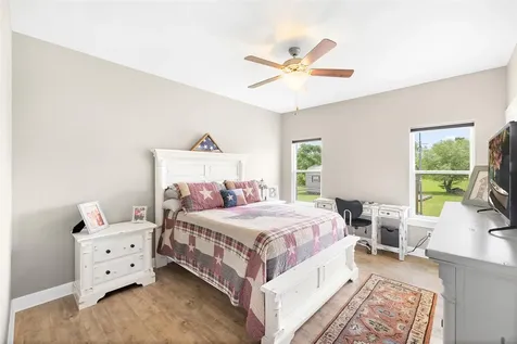 1122 County Road 344 Road Lexington TX 78947